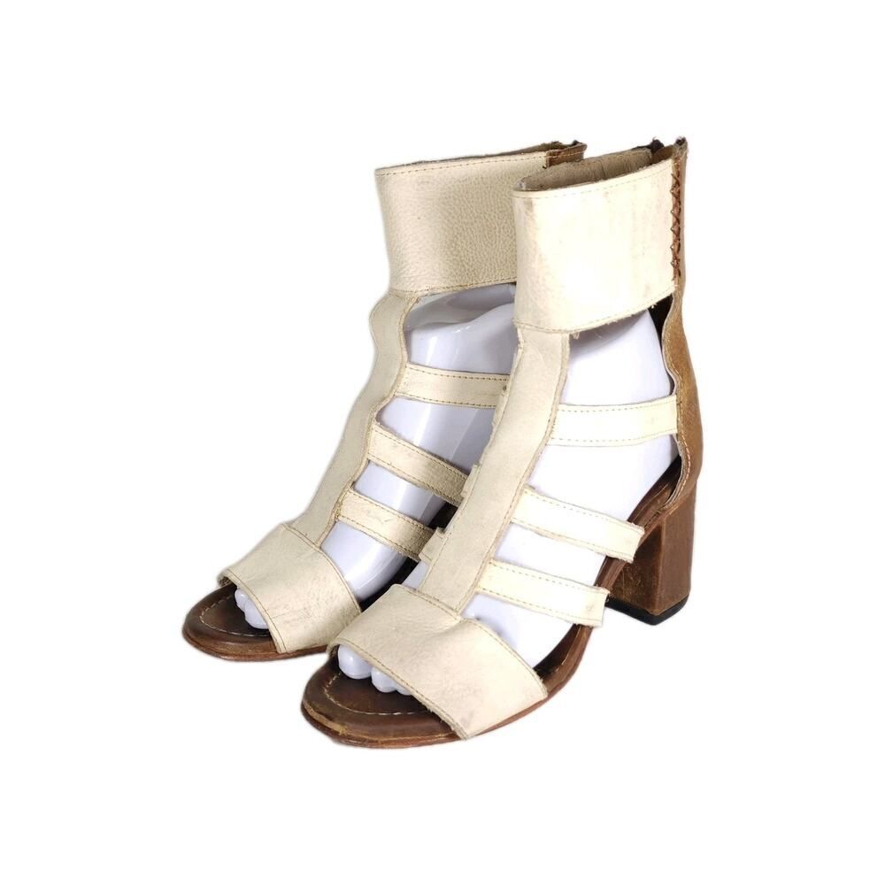 FREEBIRD BY STEVEN Women's Raven US7 OffWhite Leather Zip Gladiator Sandals